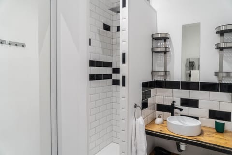 Shower, Bathroom, heating, washing machine, dryer