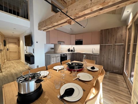 Coffee/tea facilities, Kitchen or kitchenette, Living room, Dining area, minibar, pet friendly, stove