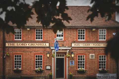 Property building, Restaurant/places to eat