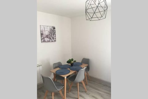 F2 proche gare et toute commodité Apartment in Château-Thierry