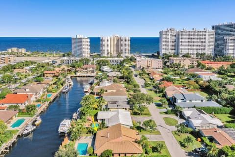 By the Sea Villa House in Lauderdale-by-the-Sea