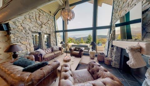 Communal lounge/ TV room, Living room, Garden view, Family