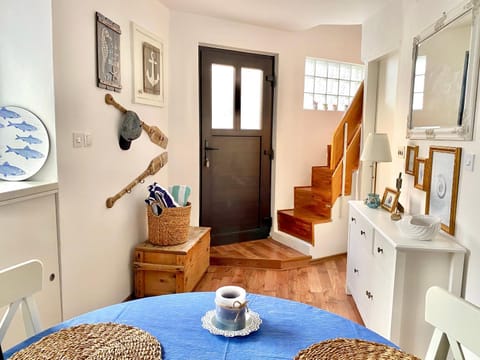 Communal lounge/ TV room, Seating area, Dining area