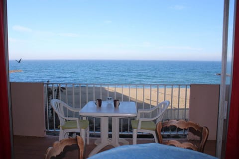 Property building, Balcony/Terrace, Balcony/Terrace, Sea view