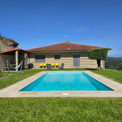 Property building, Garden, Swimming pool
