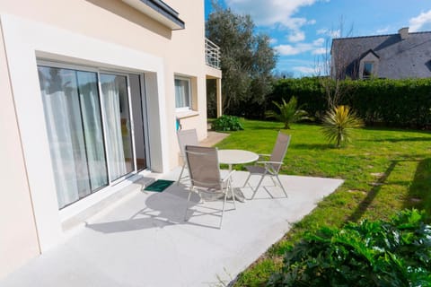 Patio, Facade/entrance