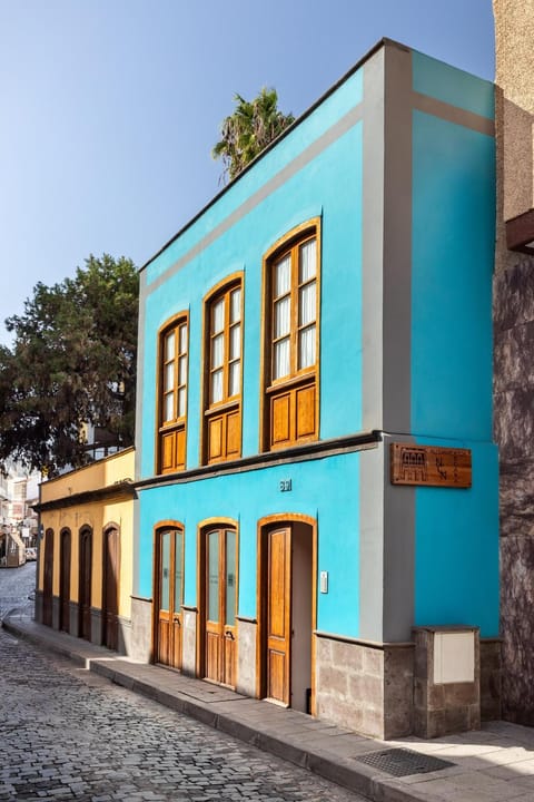 Property building, Day