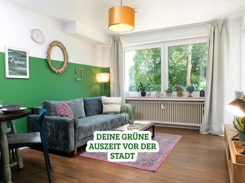Living room, Seating area, internet
