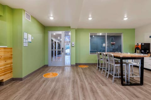 Restaurant/places to eat, Dining area, On site, Breakfast