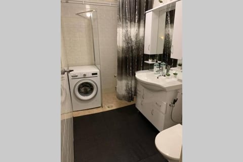 Shower, Toilet, washing machine, dryer