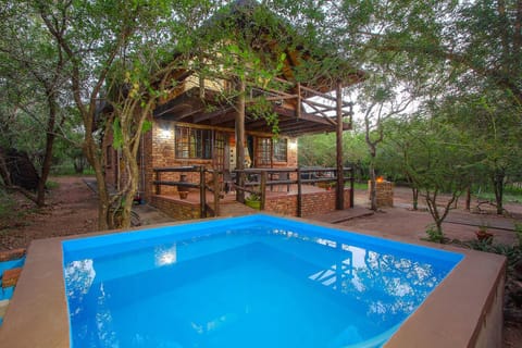 Property building, BBQ facilities, Swimming pool, Family