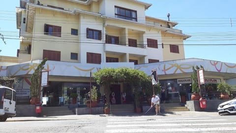 Property building, On-site shops, Shopping Area, Breakfast