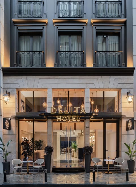 Property building, Facade/entrance