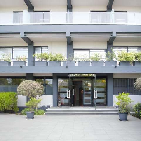 Facade/entrance