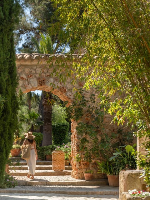 Facade/entrance, Garden, Balcony/Terrace, Lobby or reception