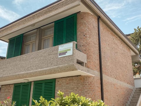 Property building, Facade/entrance, Property logo or sign