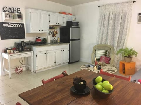 1 Bedroom Apt near Coconut Grove Apartment in Coconut Grove
