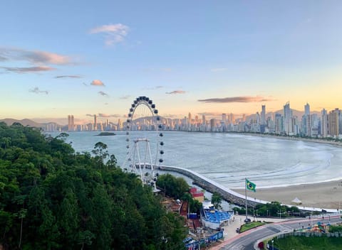 City view, Sea view