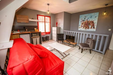 DUPLEX CENTRE VILLE 6 personnes (WIFI/PARKING) Apartment in Troyes