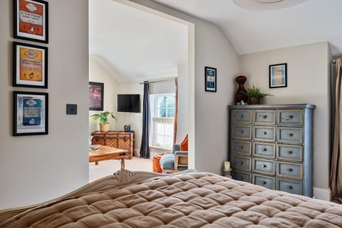 Photo of the whole room