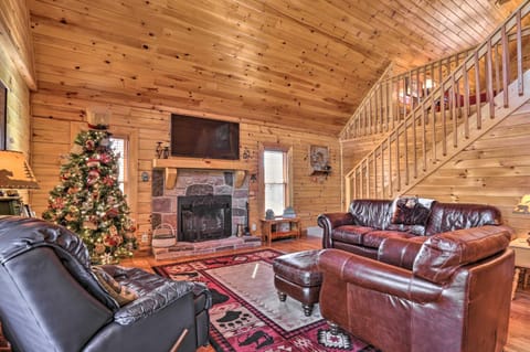 Douglas Lake Cabin with Boat Ramp and Water Access! Cabin in Douglas Lake