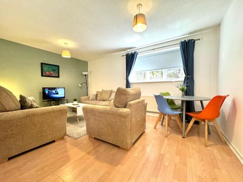 Communal lounge/ TV room, TV and multimedia, Living room, Seating area