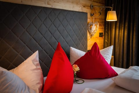 Staff, Bed, Photo of the whole room