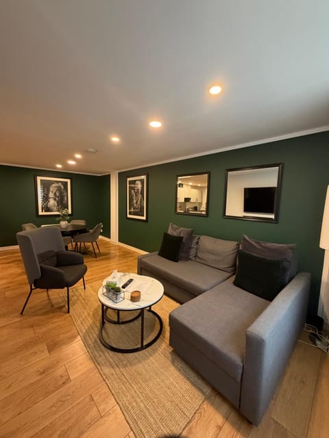 GRAPHITE APARTMENTS Apartment in Inverness