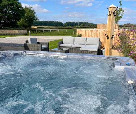 Patio, Natural landscape, Hot Tub
