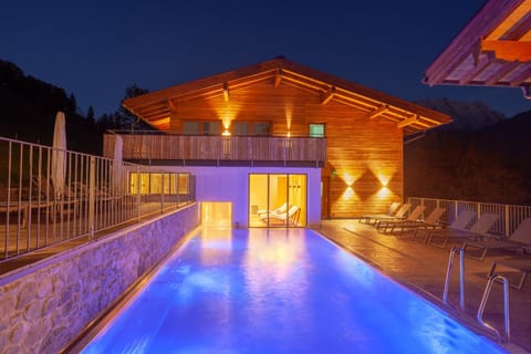 Property building, Pool view, Swimming pool