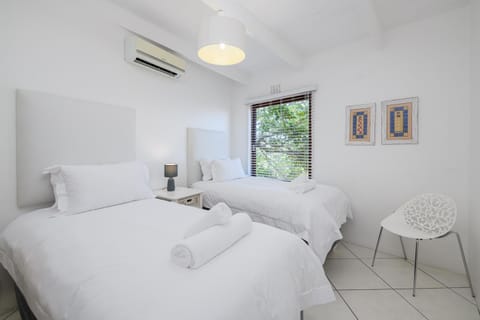 Bed, Bedroom, air conditioner