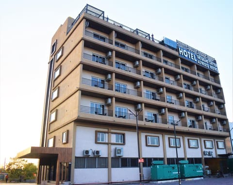 Property building, Day