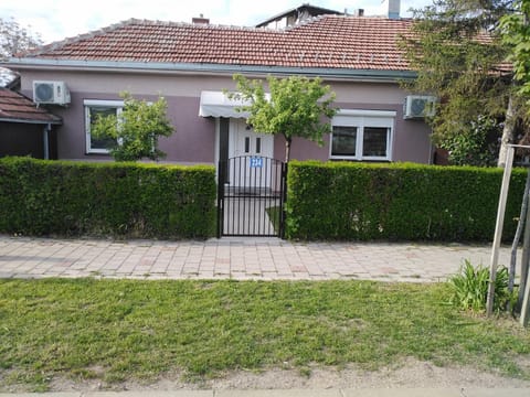 Property building, Facade/entrance, Garden view