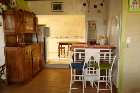 Maison charmante à Ruillé-sur-Loir avec jardin privé House in Centre-Val de Loire