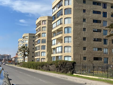 Property building, Day, Neighbourhood