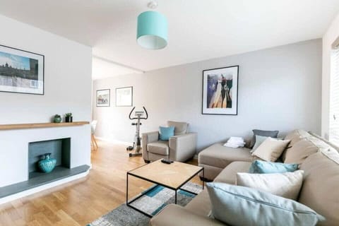 Spacious Modern Garden Family Home House in Cambridge