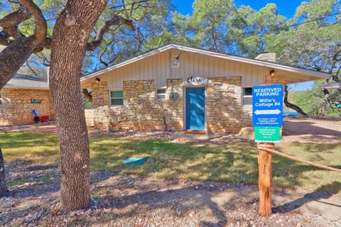 Millies Cottages Unit 4 - Clara House in Canyon Lake
