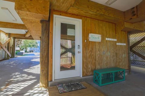 Going Coastal House in Wild Dunes
