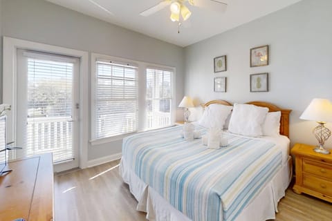 Going Coastal House in Wild Dunes