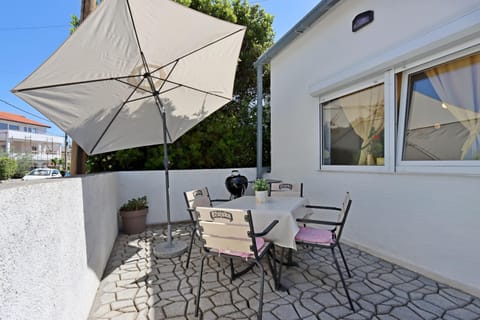 Location, children, Family