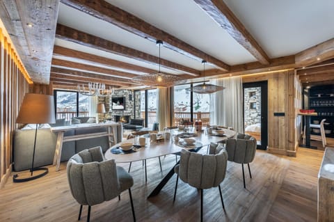 Living room, Dining area