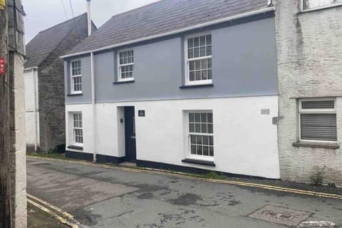 Beautiful Cottage in Central St Columb Major House in Saint Columb Major