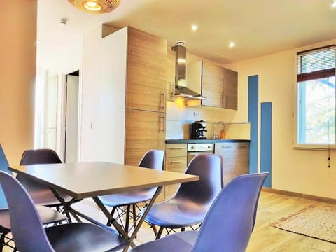 Kitchen or kitchenette, Living room, Seating area, Dining area, Communal kitchen, oven, pet friendly, stove