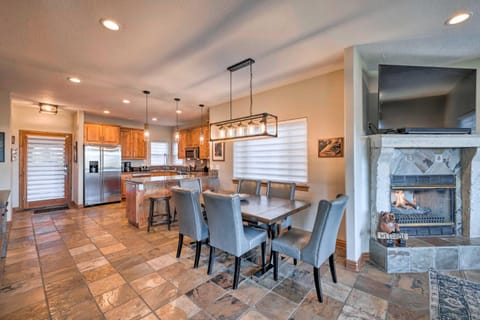 Hot Tub, 2 Mi to Cabriolet Lift Family Mtn Escape House in Snyderville