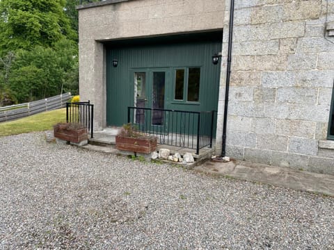 Granite Cottage Apartment in Scotland