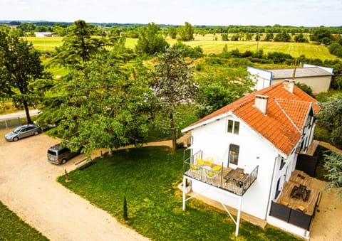 Property building, Patio, Facade/entrance, Bird's eye view, BBQ facilities, Children play ground, Garden, Sauna, View (from property/room), Balcony/Terrace, Garden view, Parking