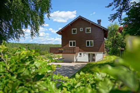 Property building, Natural landscape, Garden, Garden view, Parking