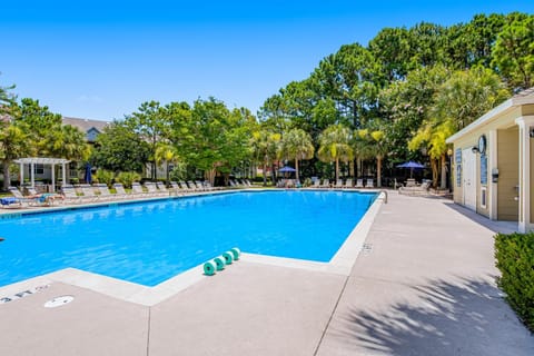 1600 Long Grove House in Mount Pleasant