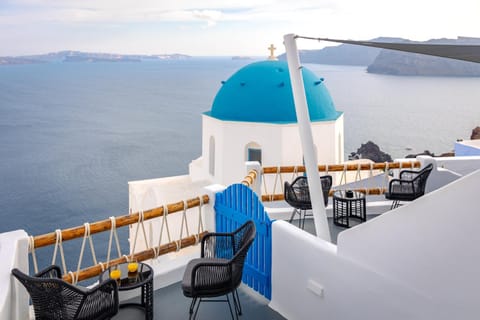 Day, View (from property/room), Balcony/Terrace, Seating area, Landmark view, Sea view