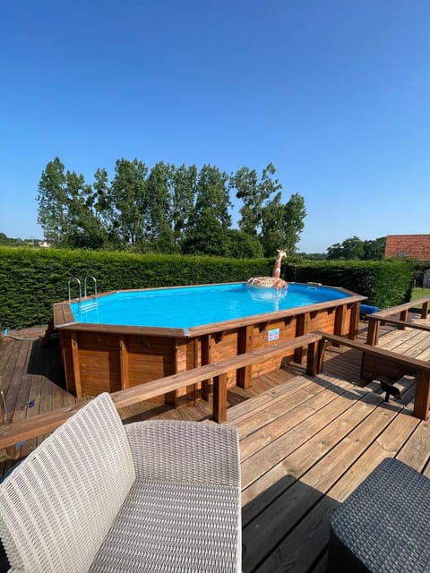 Spacious house for 6 people with a swimming pool House in Brittany